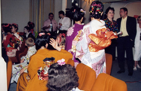 パリきものショー